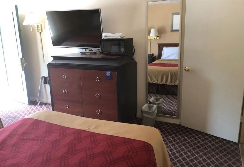 فندق على الطريق Rodeway Inn