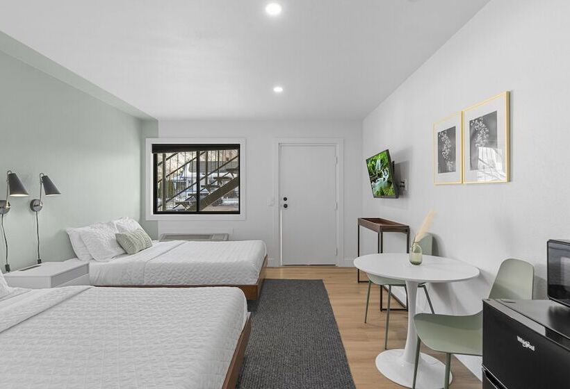 فندق على الطريق Cashmere Inn