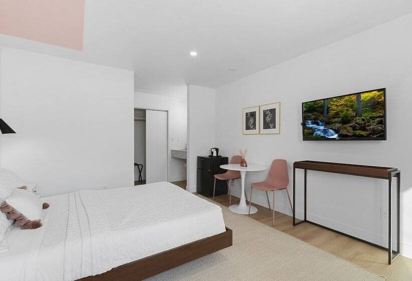 فندق على الطريق Cashmere Inn