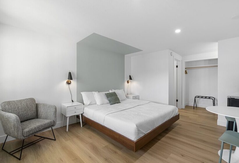 فندق على الطريق Cashmere Inn