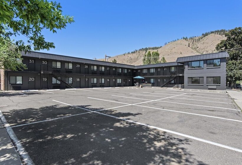 فندق على الطريق Cashmere Inn