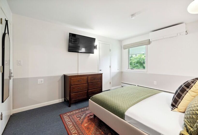 فندق على الطريق Mountaineer Inn