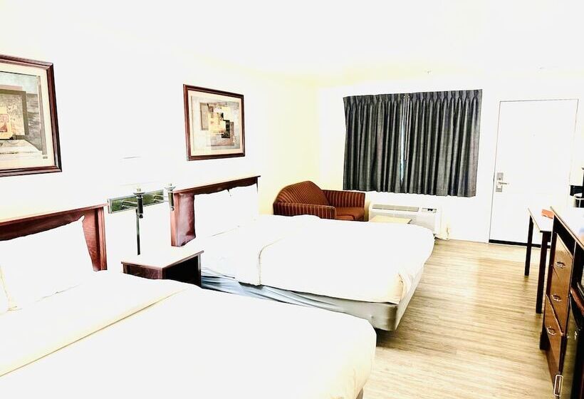 فندق على الطريق Quincy Inn And Suites