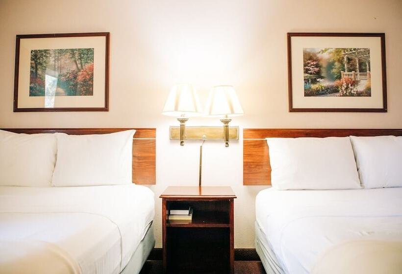 فندق على الطريق Quincy Inn And Suites