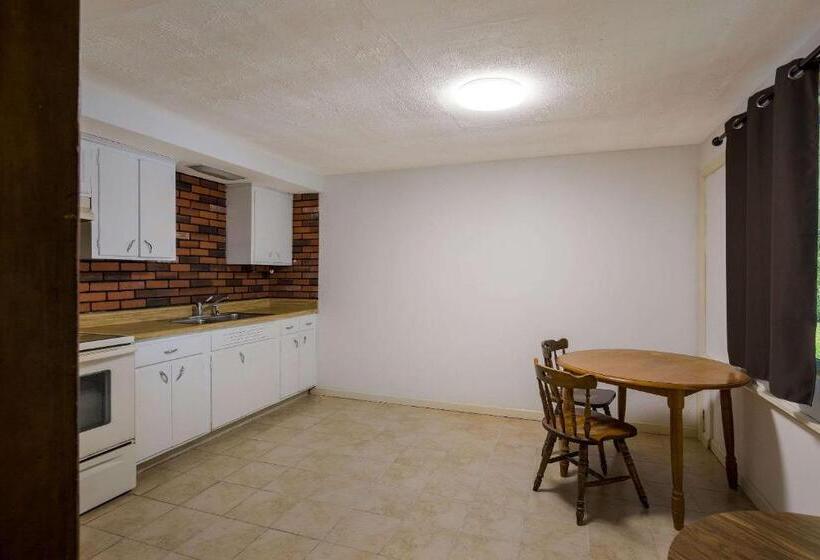 فندق على الطريق Rodeway Inn