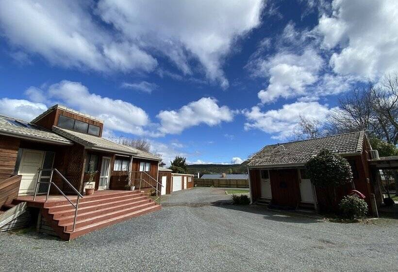 Motuoapa Bay Chalets