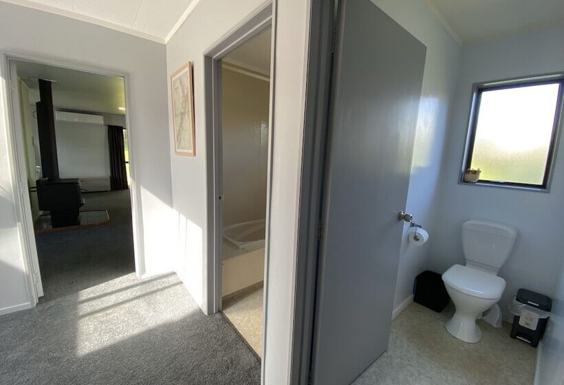 Motuoapa Bay Chalets