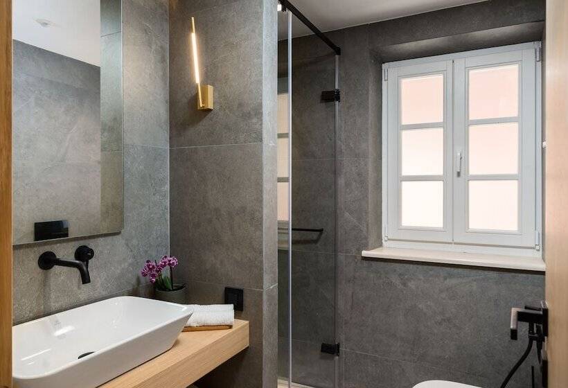 New York Luxury Suites