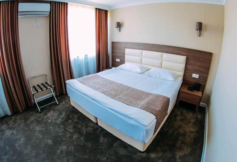 Osh Grand Hotel Chavo