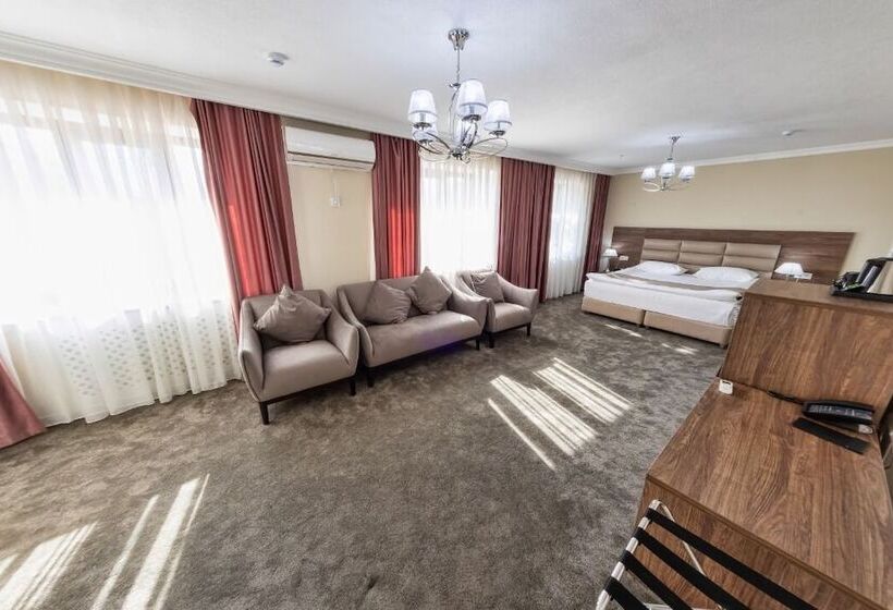 Osh Grand Hotel Chavo