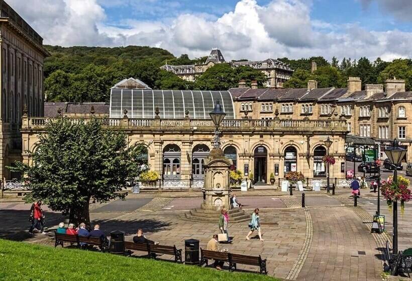 Peak District Cottage Set In 5 Acres Near Buxton