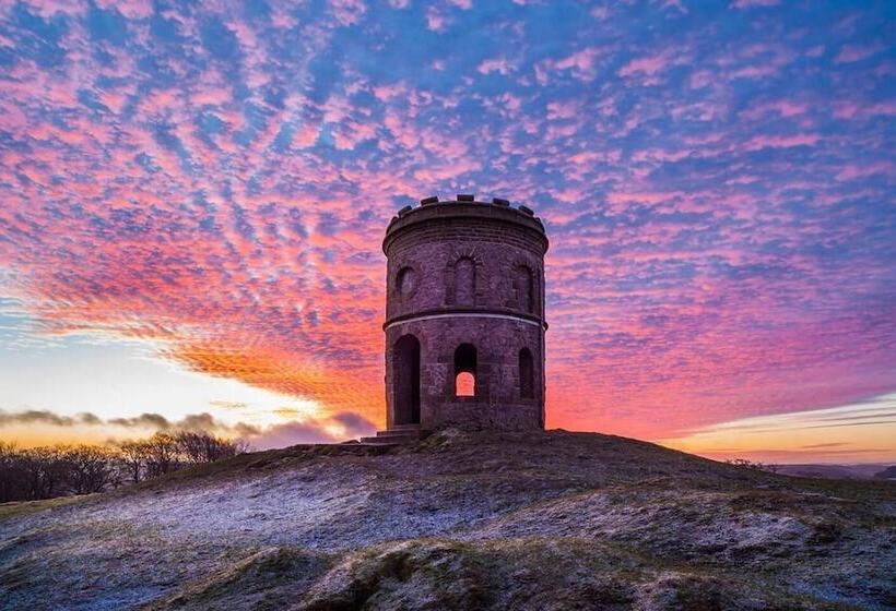 Peak District Cottage Set In 5 Acres Near Buxton