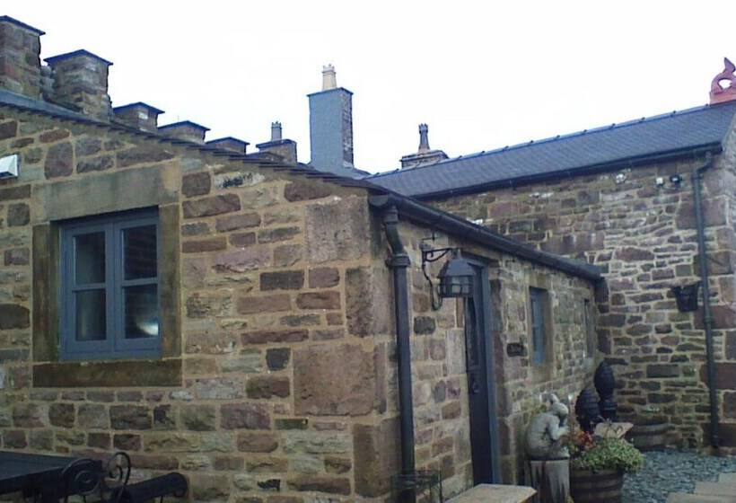 Peak District Cottage Set In 5 Acres Near Buxton