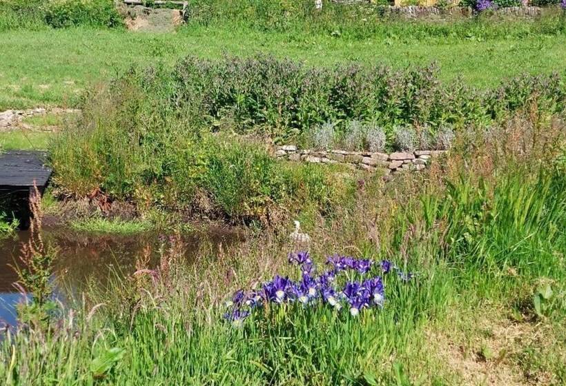 Peak District Cottage Set In 5 Acres Near Buxton