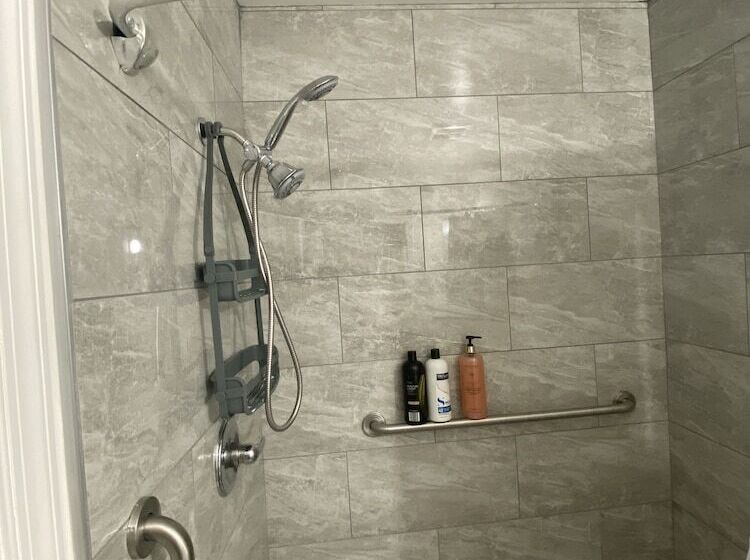 بنسيون Akeem S  Guest House