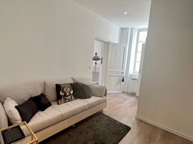 پانسیون Maison De La Tour