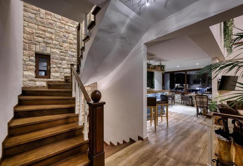 بنسيون Montana Lake View