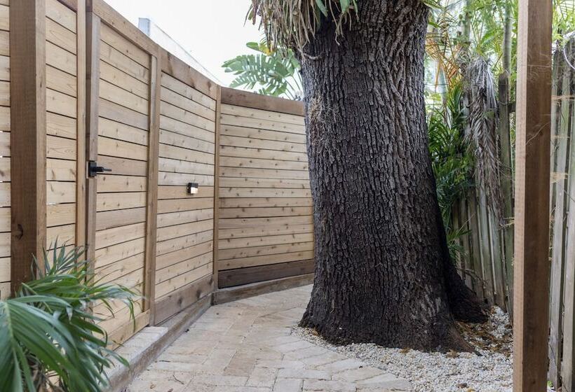 بنسيون The Grandview Collection   Fl Ave