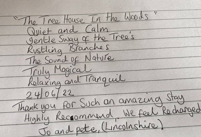 Пансион Unique Off Grid Tree House Stay In Oak Woodland