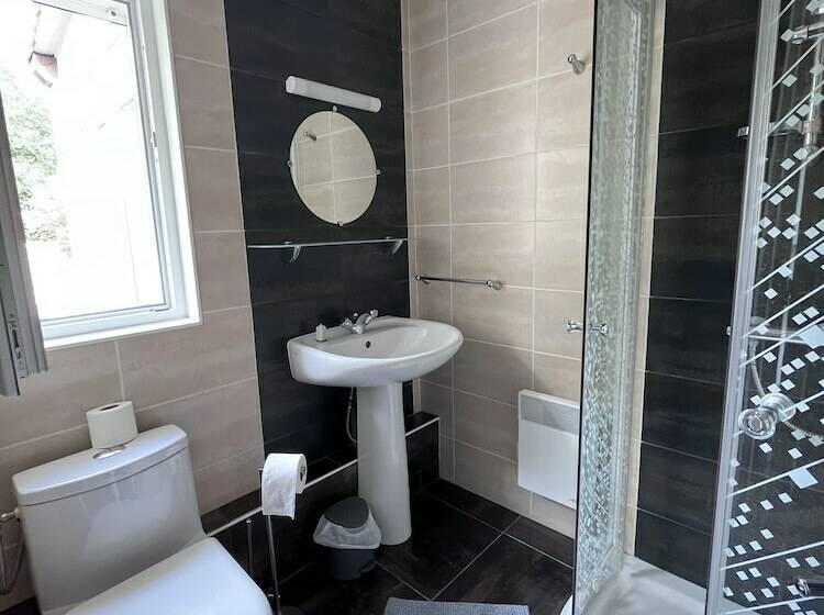 膳宿费 Villa De L Eguille