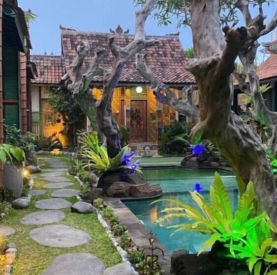 פנסיון Villa Telaga Wana