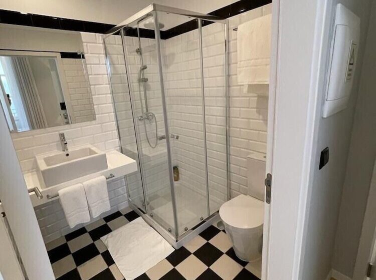 Pier House Accommodation