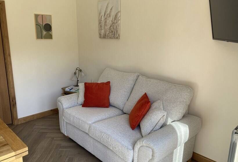 إقامة 1 Bedroomed Detached Holiday Retreat Pant