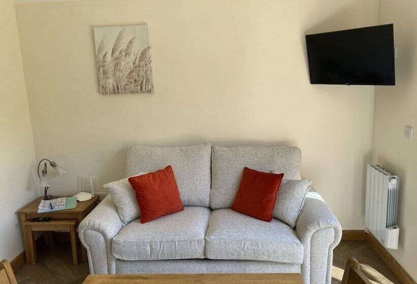 레지던스 1 Bedroomed Detached Holiday Retreat Pant