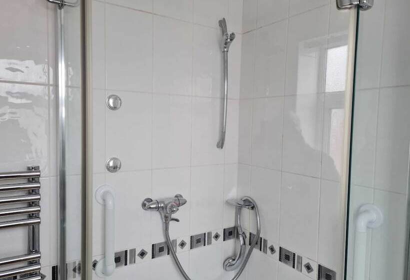 レジデンス Immaculate 3 Bed House With Free Parking In Bolton