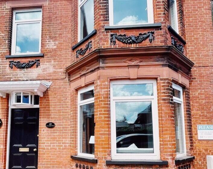 레지던스 Stunning 8 Bed House With Sea & Beach Views