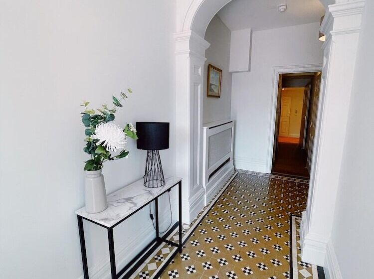 레지던스 Stunning 8 Bed House With Sea & Beach Views