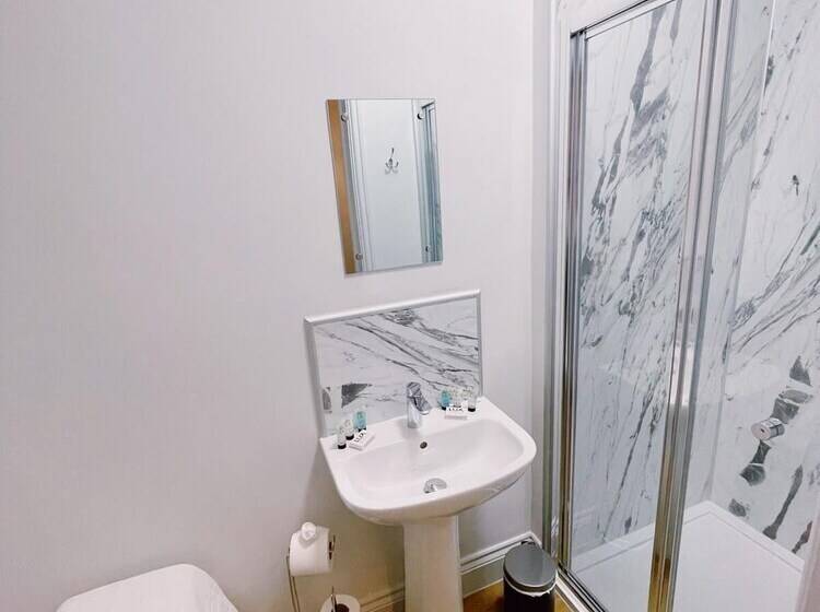 레지던스 Stunning 8 Bed House With Sea & Beach Views