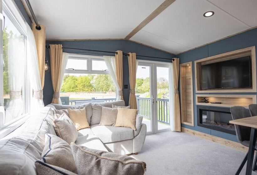 Курорт Sandy Balls Holiday Village