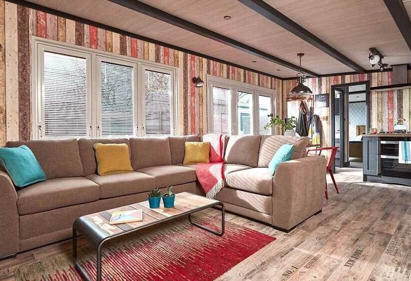 Курорт Sandy Balls Holiday Village