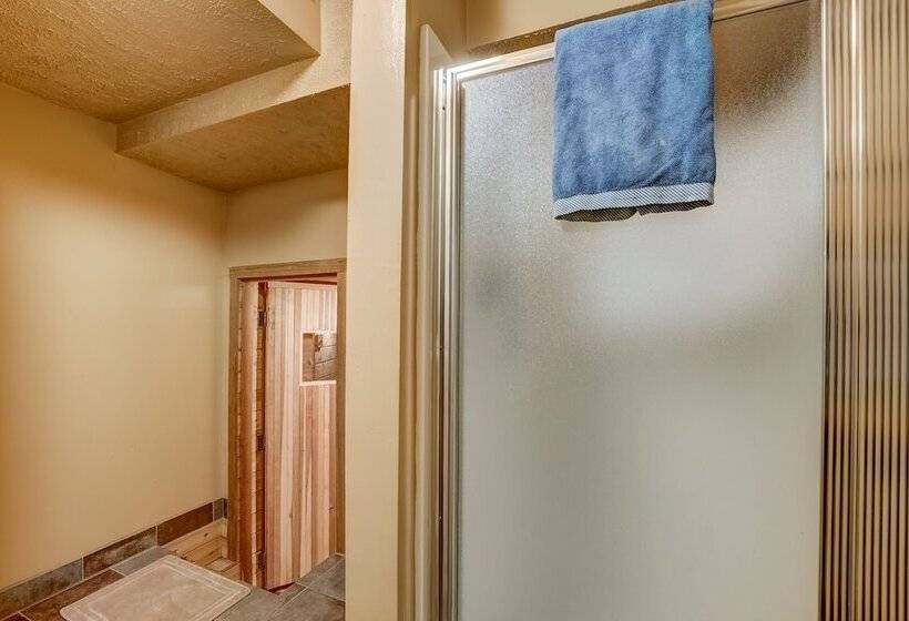 Sutter Trail Sparkles Air Conditioned Large Family Home!