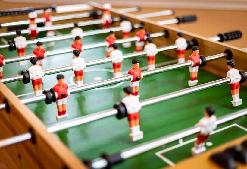 Sutter Trail Sparkles Air Conditioned Large Family Home!