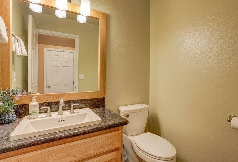 Sutter Trail Sparkles Air Conditioned Large Family Home!