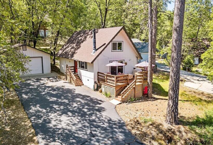 Sunshine Cabin   Relaxation Awaits When You Visit The Sunshine Cabin. After A Day Exploring Nearby M