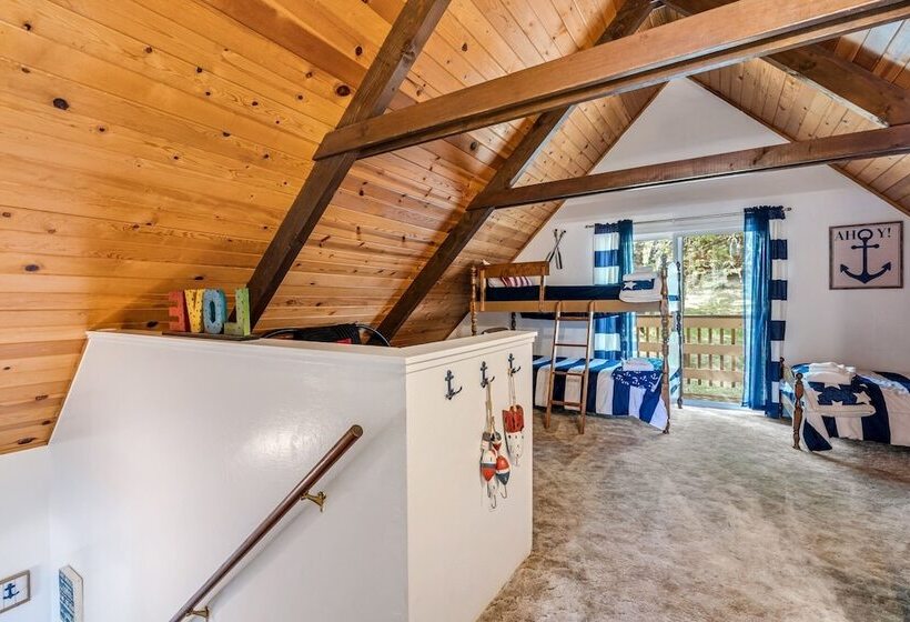 Sunshine Cabin   Relaxation Awaits When You Visit The Sunshine Cabin. After A Day Exploring Nearby M