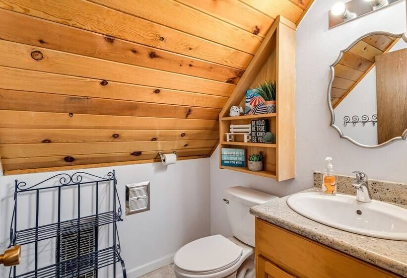 Sunshine Cabin   Relaxation Awaits When You Visit The Sunshine Cabin. After A Day Exploring Nearby M