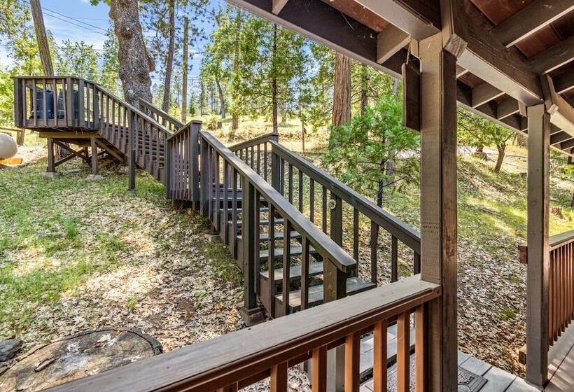 The Big Easy   Lakefront Only 1 Mile To Popular Marina Beach! By Yosemite Region Resorts