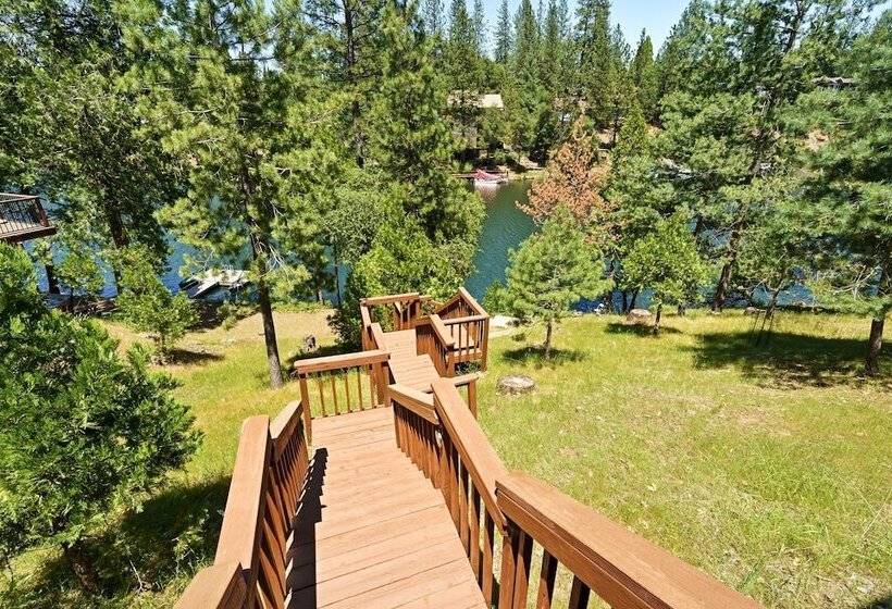 The Big Easy   Lakefront Only 1 Mile To Popular Marina Beach! By Yosemite Region Resorts