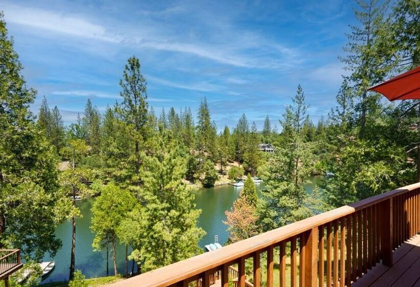 The Big Easy   Lakefront Only 1 Mile To Popular Marina Beach! By Yosemite Region Resorts