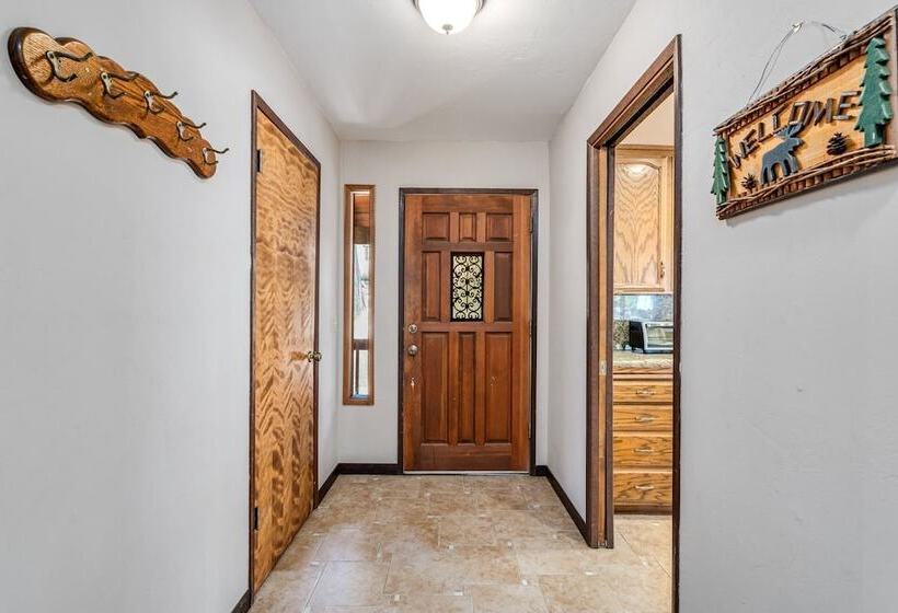 The Big Easy   Lakefront Only 1 Mile To Popular Marina Beach! By Yosemite Region Resorts