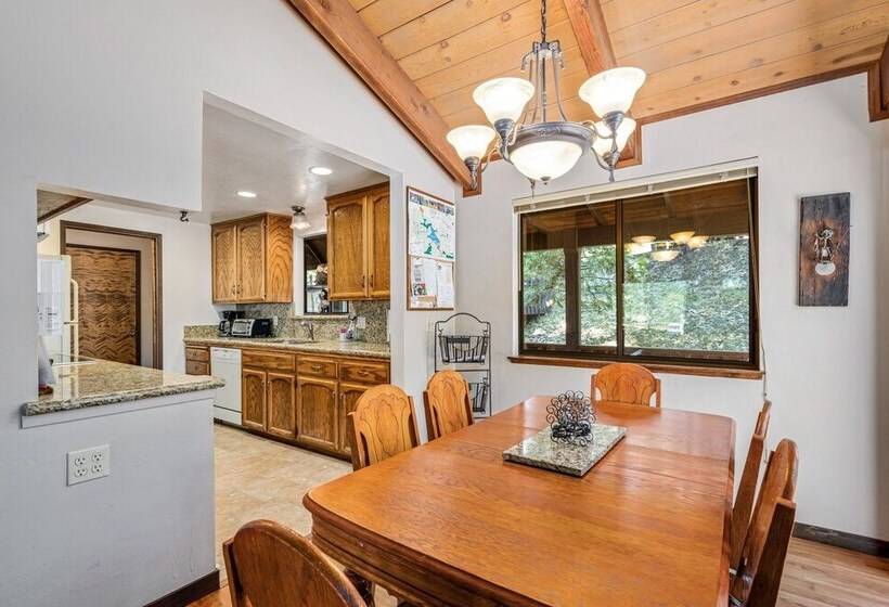 The Big Easy   Lakefront Only 1 Mile To Popular Marina Beach! By Yosemite Region Resorts