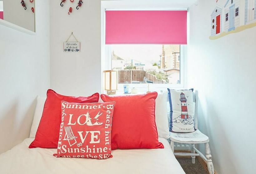 The Cottage Marksebythesea