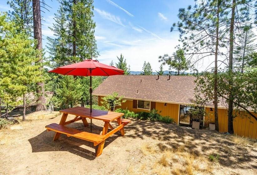 The Happy Place Mountain Views And Amenities Galore By Yosemite Region Resorts