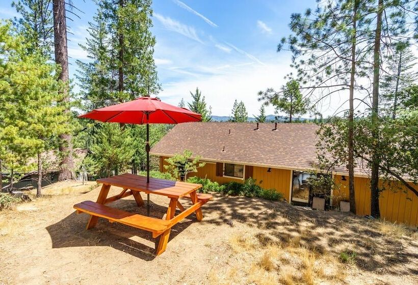 The Happy Place Mountain Views And Amenities Galore By Yosemite Region Resorts
