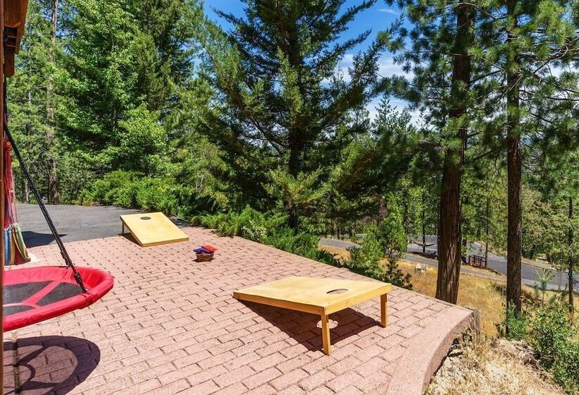 The Happy Place Mountain Views And Amenities Galore By Yosemite Region Resorts