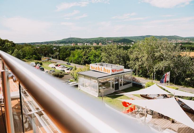 Wabi Hotel   Beauty & Dental Center